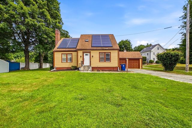 284 Village St, Medway, MA 02053