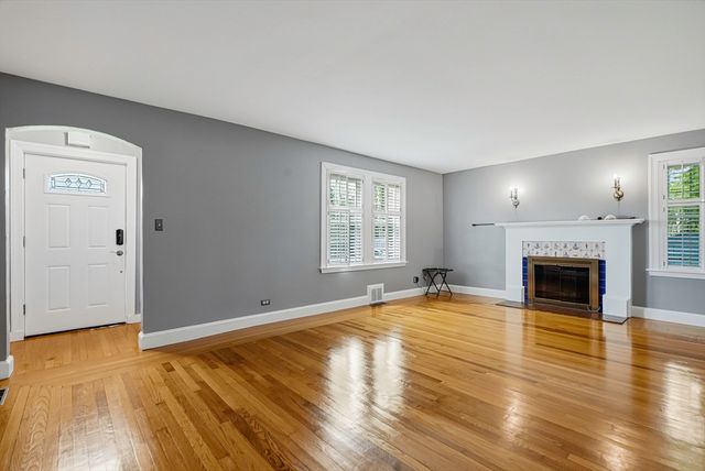284 Village St, Medway, MA 02053