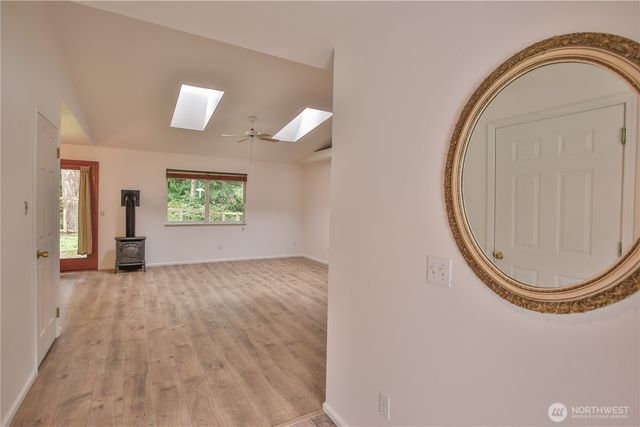 7847 Blakely Avenue, Clinton, WA 98236