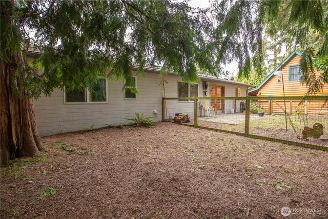 7847 Blakely Avenue, Clinton, WA 98236