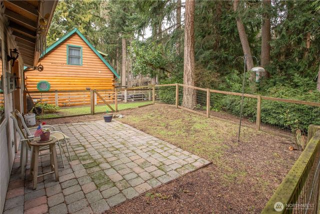 7847 Blakely Avenue, Clinton, WA 98236