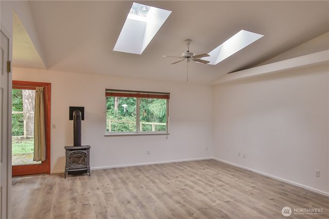 7847 Blakely Avenue, Clinton, WA 98236