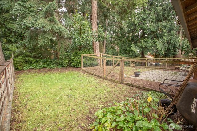 7847 Blakely Avenue, Clinton, WA 98236