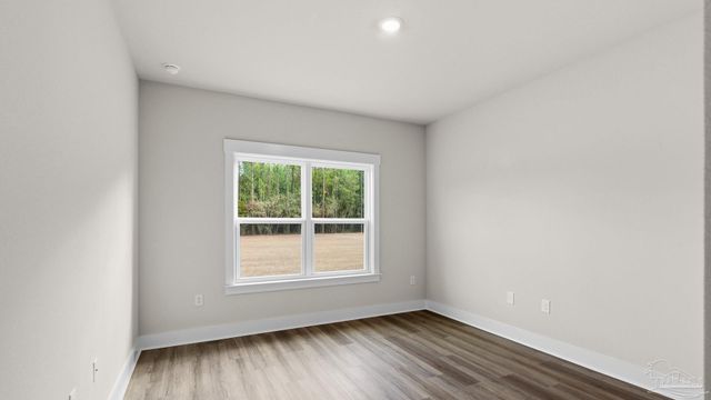 5900 Greenfield St, Pace, FL 32571