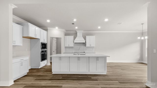 5900 Greenfield St, Pace, FL 32571