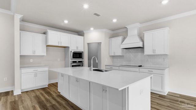 5900 Greenfield St, Pace, FL 32571