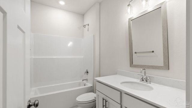 5900 Greenfield St, Pace, FL 32571