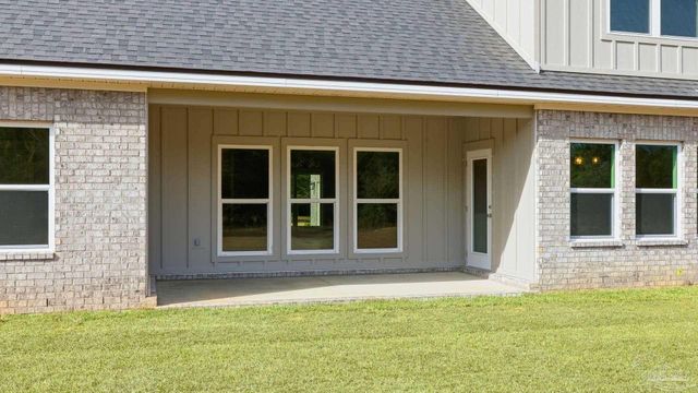 5900 Greenfield St, Pace, FL 32571