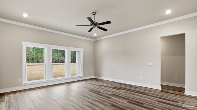 5900 Greenfield St, Pace, FL 32571