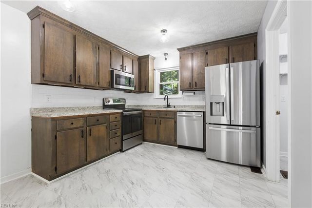 3325 Ridgedale AVE, Toano, VA 23168