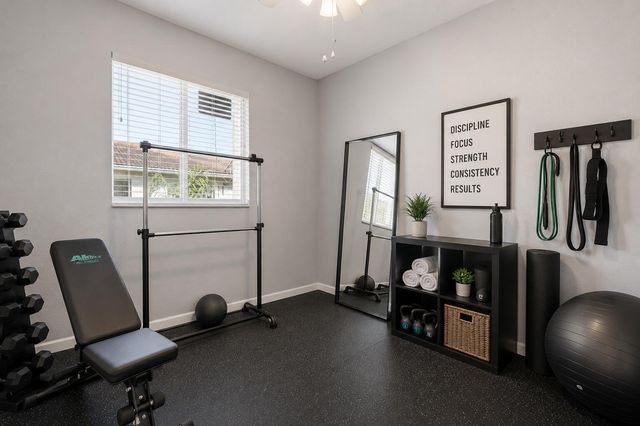 2905 S Greenleaf Circle, Boynton Beach, FL 33426