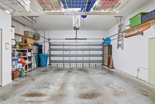 2905 S Greenleaf Circle, Boynton Beach, FL 33426