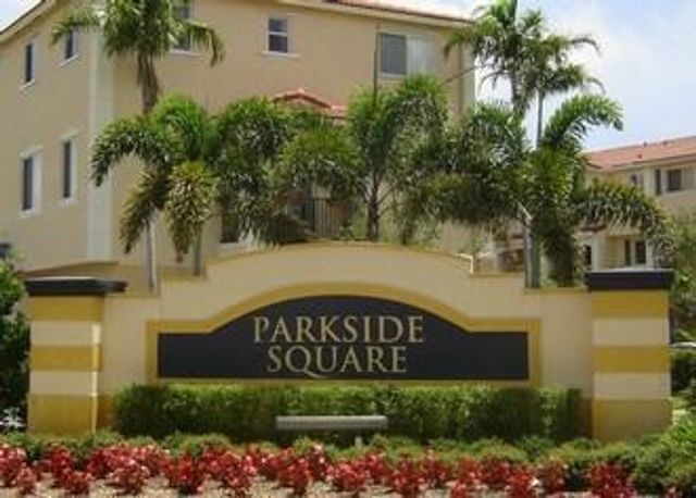 2905 S Greenleaf Circle, Boynton Beach, FL 33426