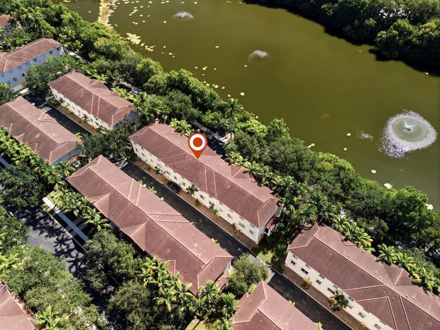 2905 S Greenleaf Circle, Boynton Beach, FL 33426
