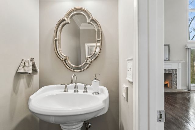 659 N Walden Drive, Palatine, IL 60067