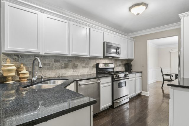 659 N Walden Drive, Palatine, IL 60067