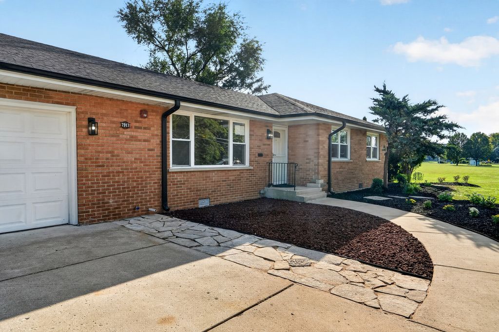 7917 W 111th Street, Palos Hills, IL 60465 — photo 3