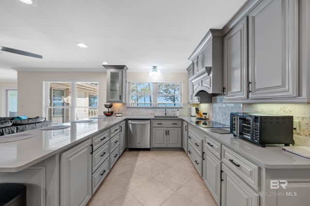 9488 Bay View Drive, Lillian, AL 36549