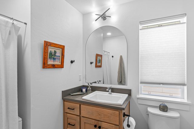 583 Coffee Lane, Ashland, OR 97520