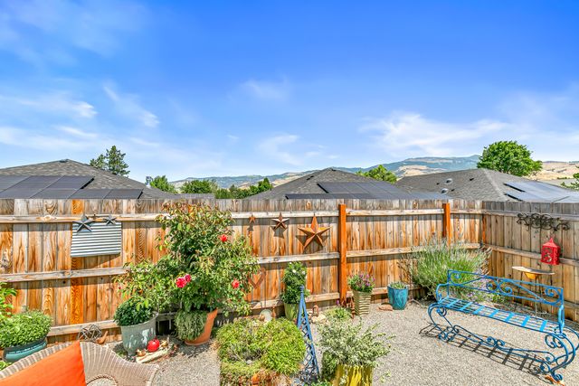 583 Coffee Lane, Ashland, OR 97520