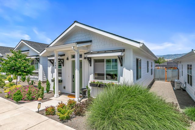 583 Coffee Lane, Ashland, OR 97520