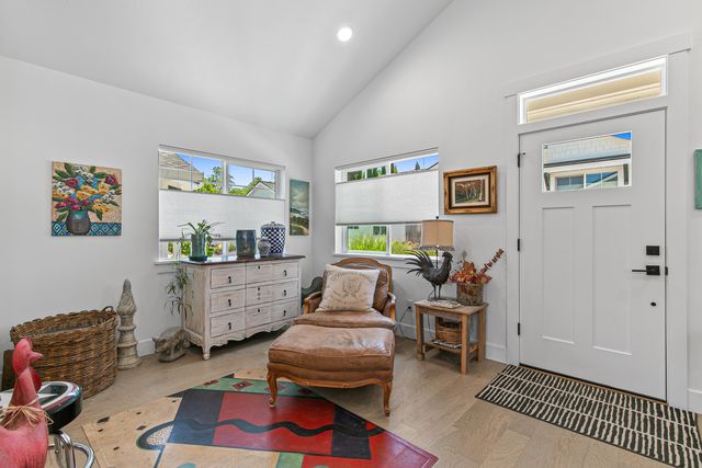 583 Coffee Lane, Ashland, OR 97520