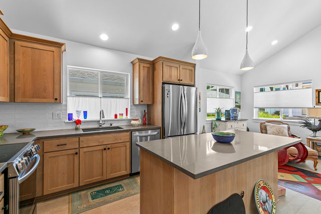 583 Coffee Lane, Ashland, OR 97520