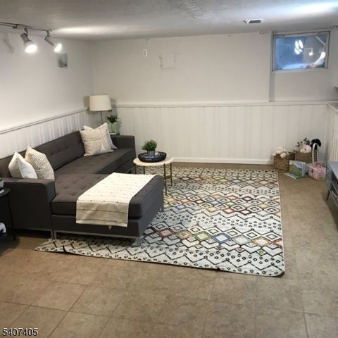 16 Walnut Ct, South Orange Village Twp., NJ 07079