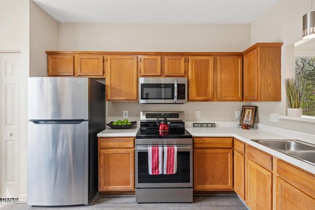 220 Windbyrne Drive 220, Cary, NC 27513