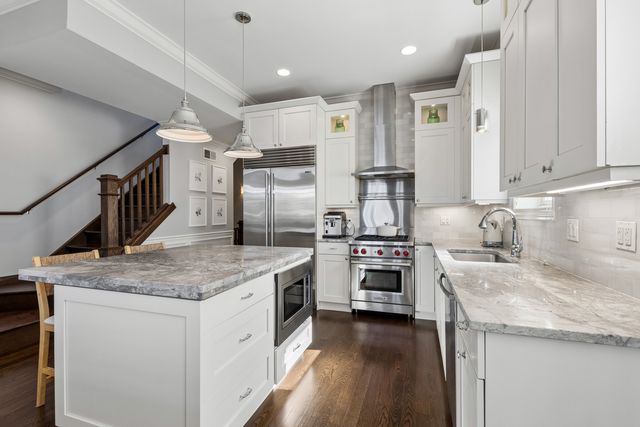 2743 N Lakewood Avenue 3, Chicago, IL 60614