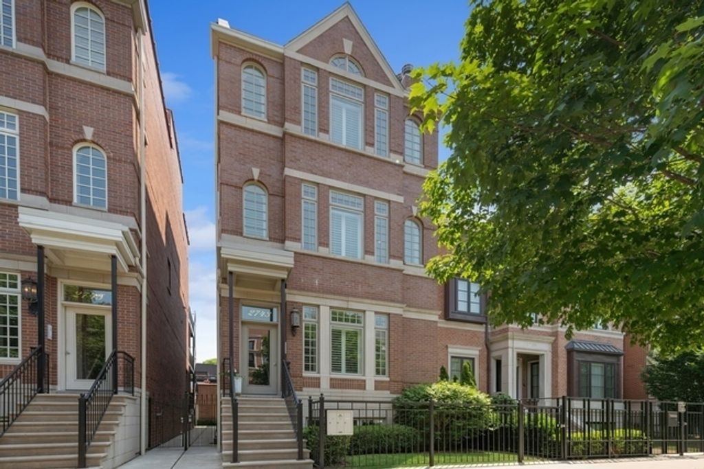 2743 N Lakewood Avenue 3, Chicago, IL 60614