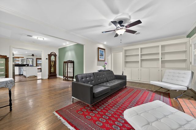 135 Corona Ave, Alamo Heights, TX 78209