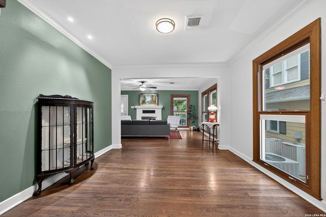 135 Corona Ave, Alamo Heights, TX 78209