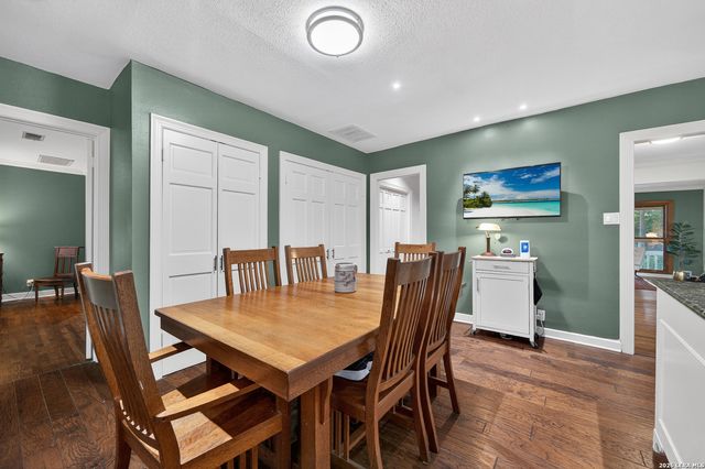 135 Corona Ave, Alamo Heights, TX 78209