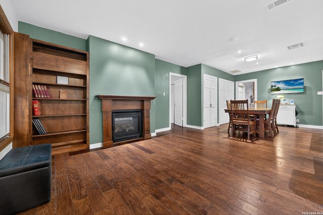 135 Corona Ave, Alamo Heights, TX 78209