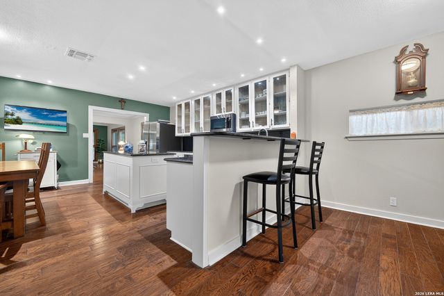 135 Corona Ave, Alamo Heights, TX 78209
