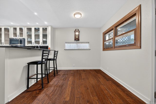 135 Corona Ave, Alamo Heights, TX 78209