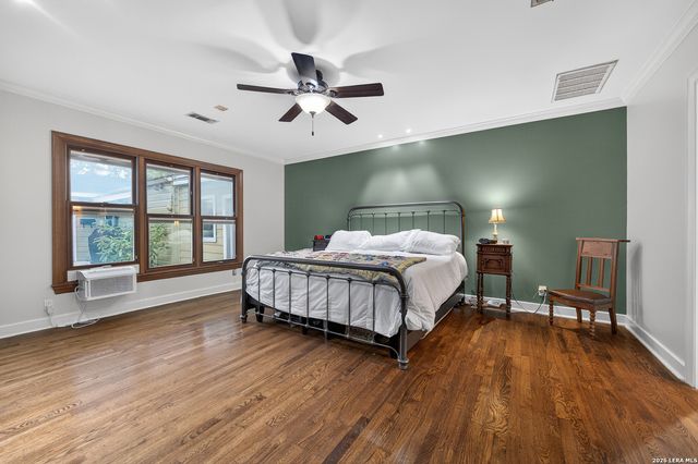135 Corona Ave, Alamo Heights, TX 78209
