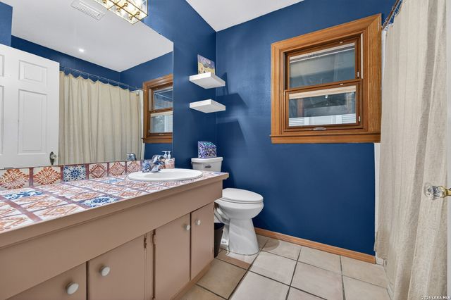 135 Corona Ave, Alamo Heights, TX 78209