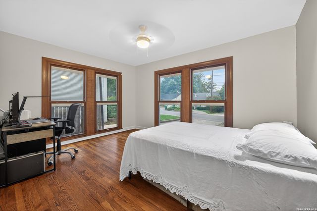 135 Corona Ave, Alamo Heights, TX 78209