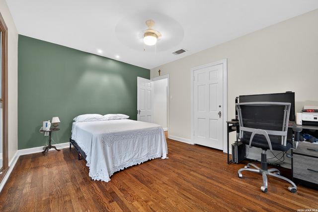 135 Corona Ave, Alamo Heights, TX 78209