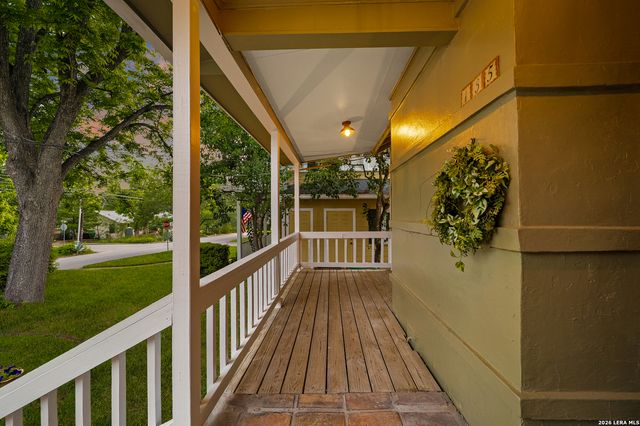 135 Corona Ave, Alamo Heights, TX 78209
