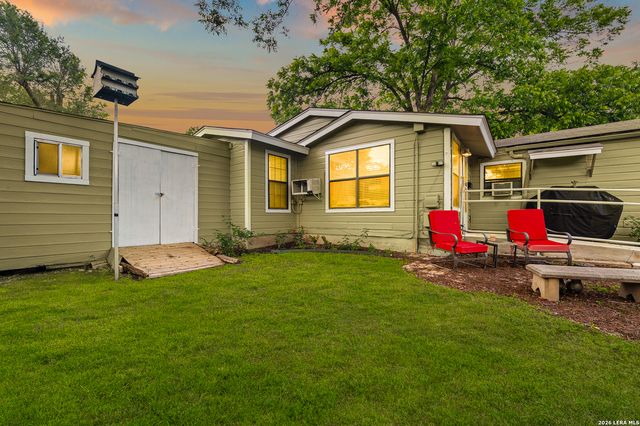135 Corona Ave, Alamo Heights, TX 78209