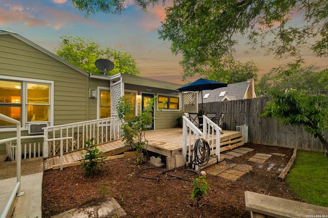 135 Corona Ave, Alamo Heights, TX 78209