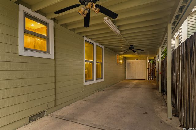 135 Corona Ave, Alamo Heights, TX 78209