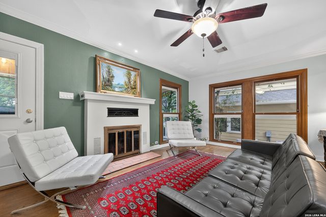 135 Corona Ave, Alamo Heights, TX 78209