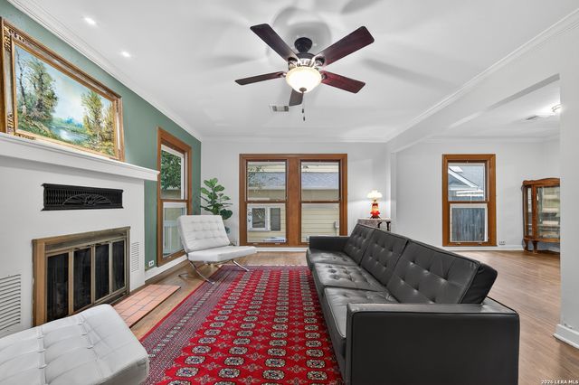 135 Corona Ave, Alamo Heights, TX 78209