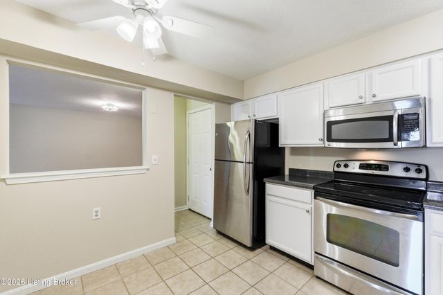 113 La Fontenay Ct, Louisville, KY 40223