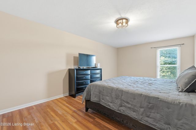 113 La Fontenay Ct, Louisville, KY 40223