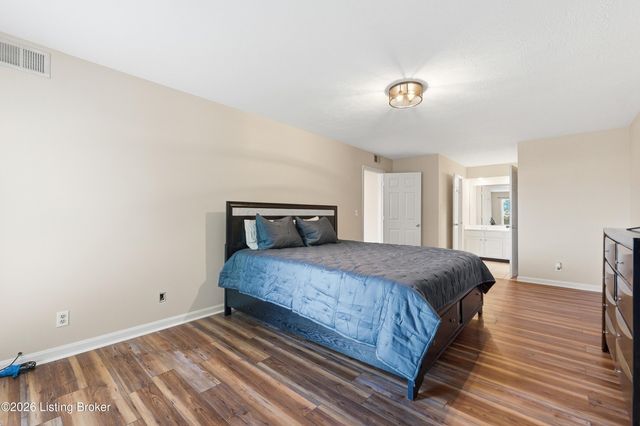 113 La Fontenay Ct, Louisville, KY 40223